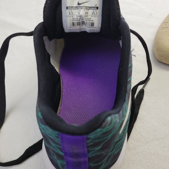 Nike Womens Green and White Activewear Running Shoes Size 8.5 - Picture 12 of 14